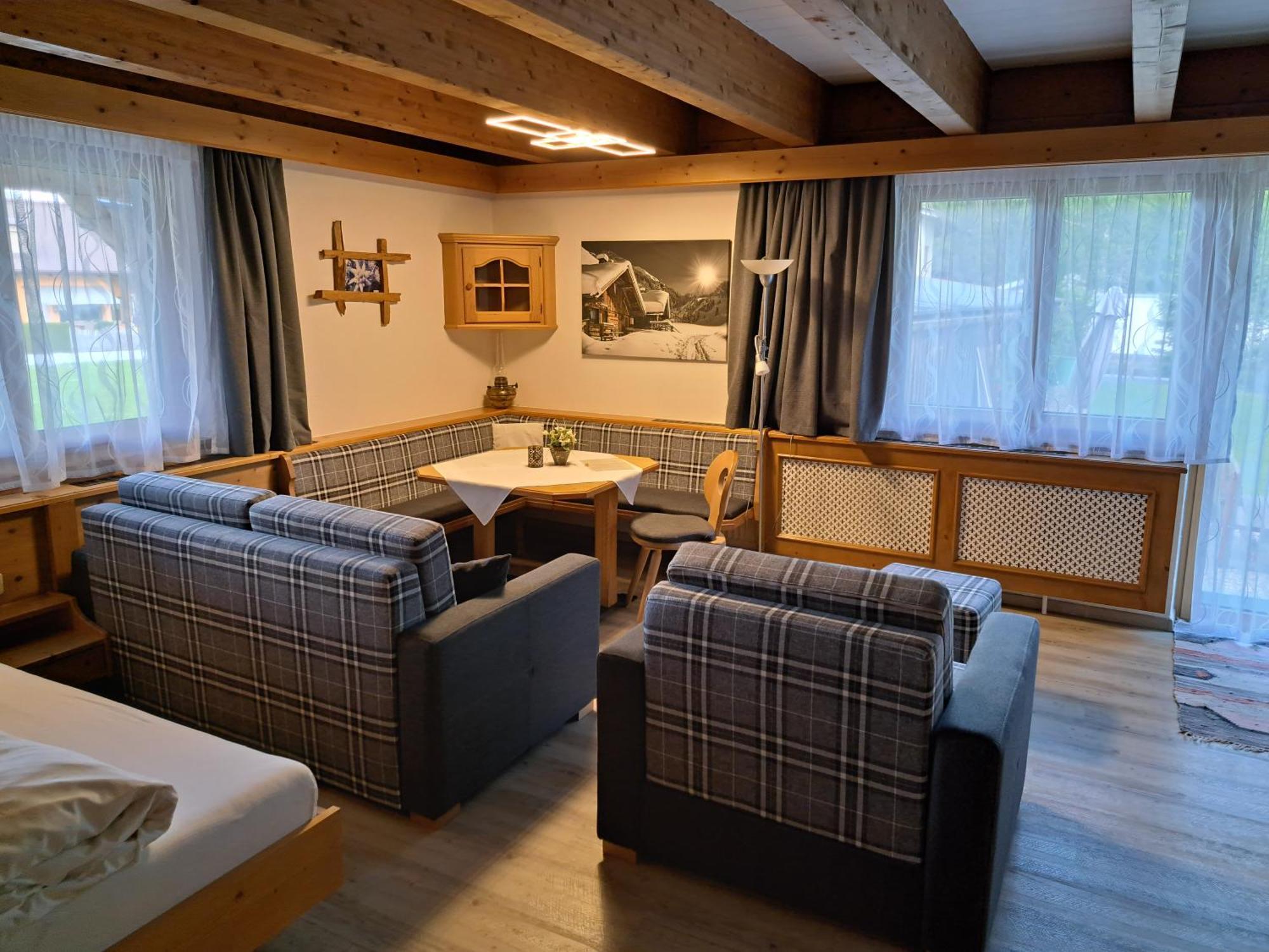 Apartmenthaus Bader ロイタシュ エクステリア 写真