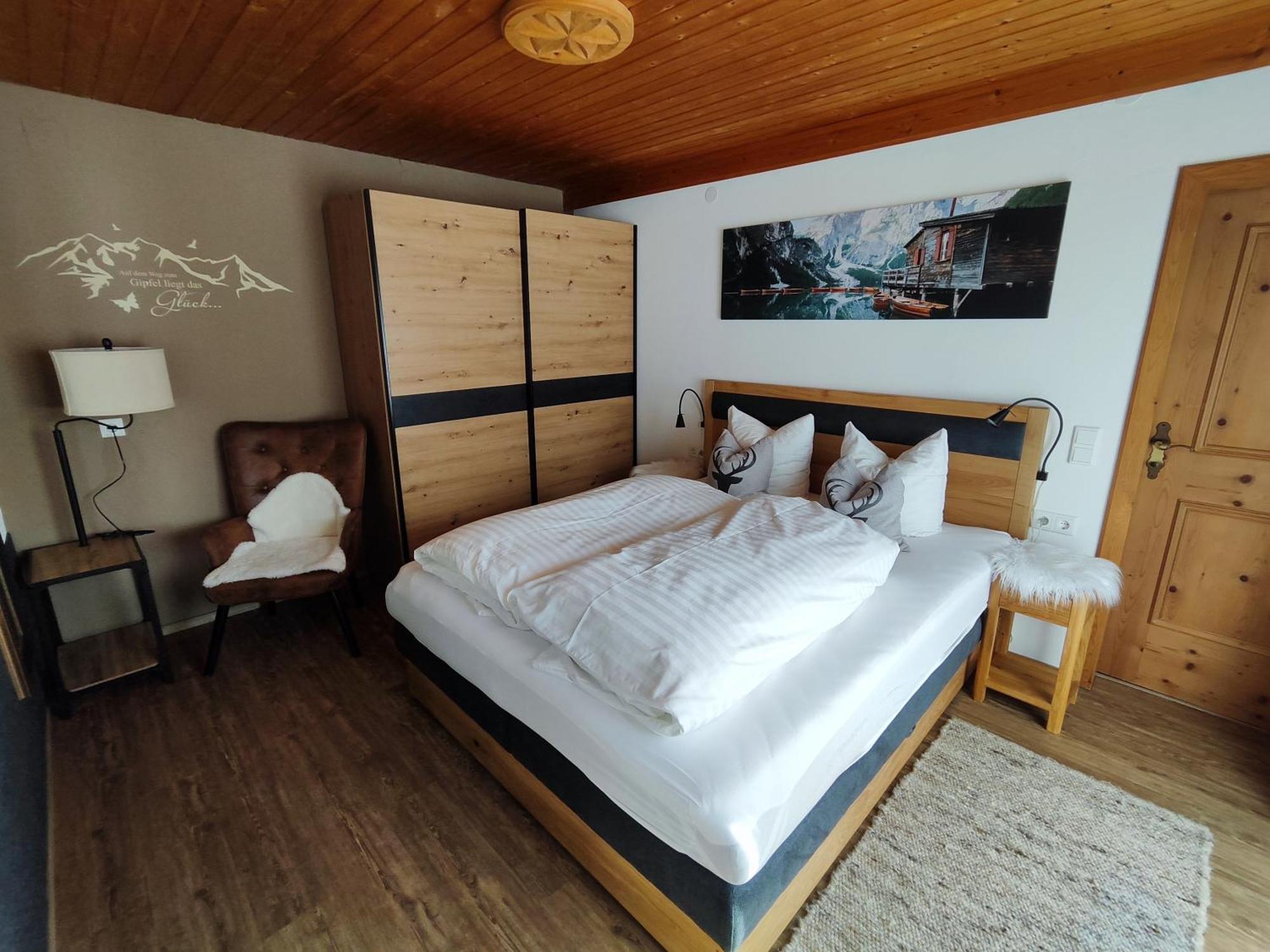 Apartmenthaus Bader ロイタシュ エクステリア 写真