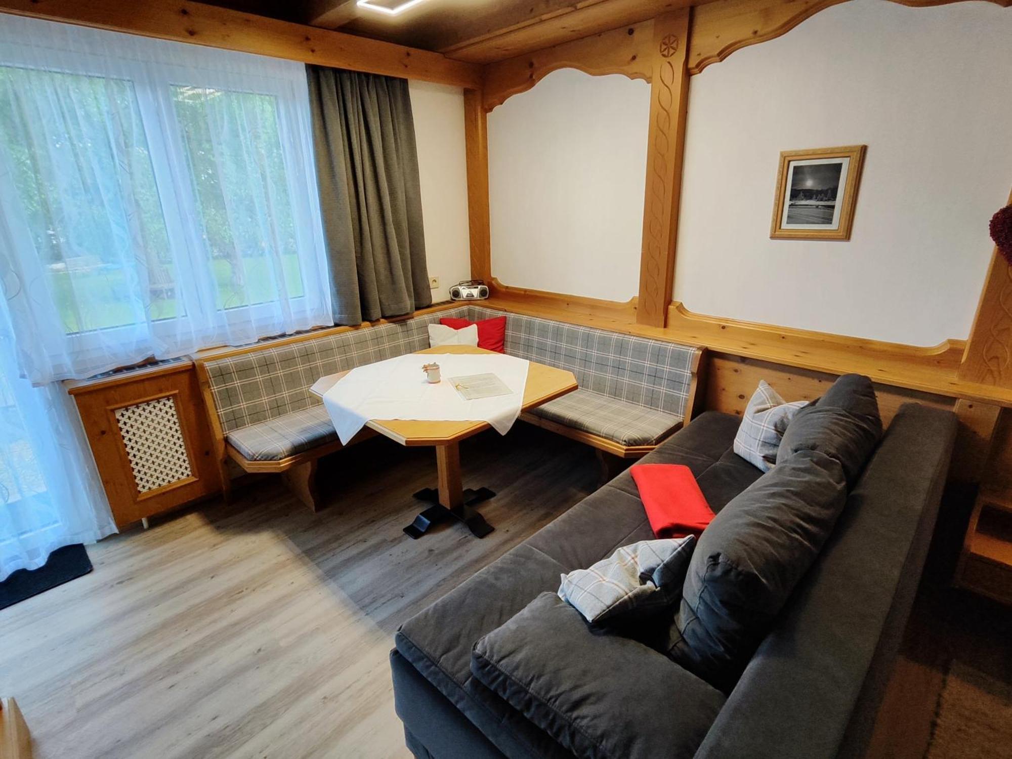 Apartmenthaus Bader ロイタシュ エクステリア 写真