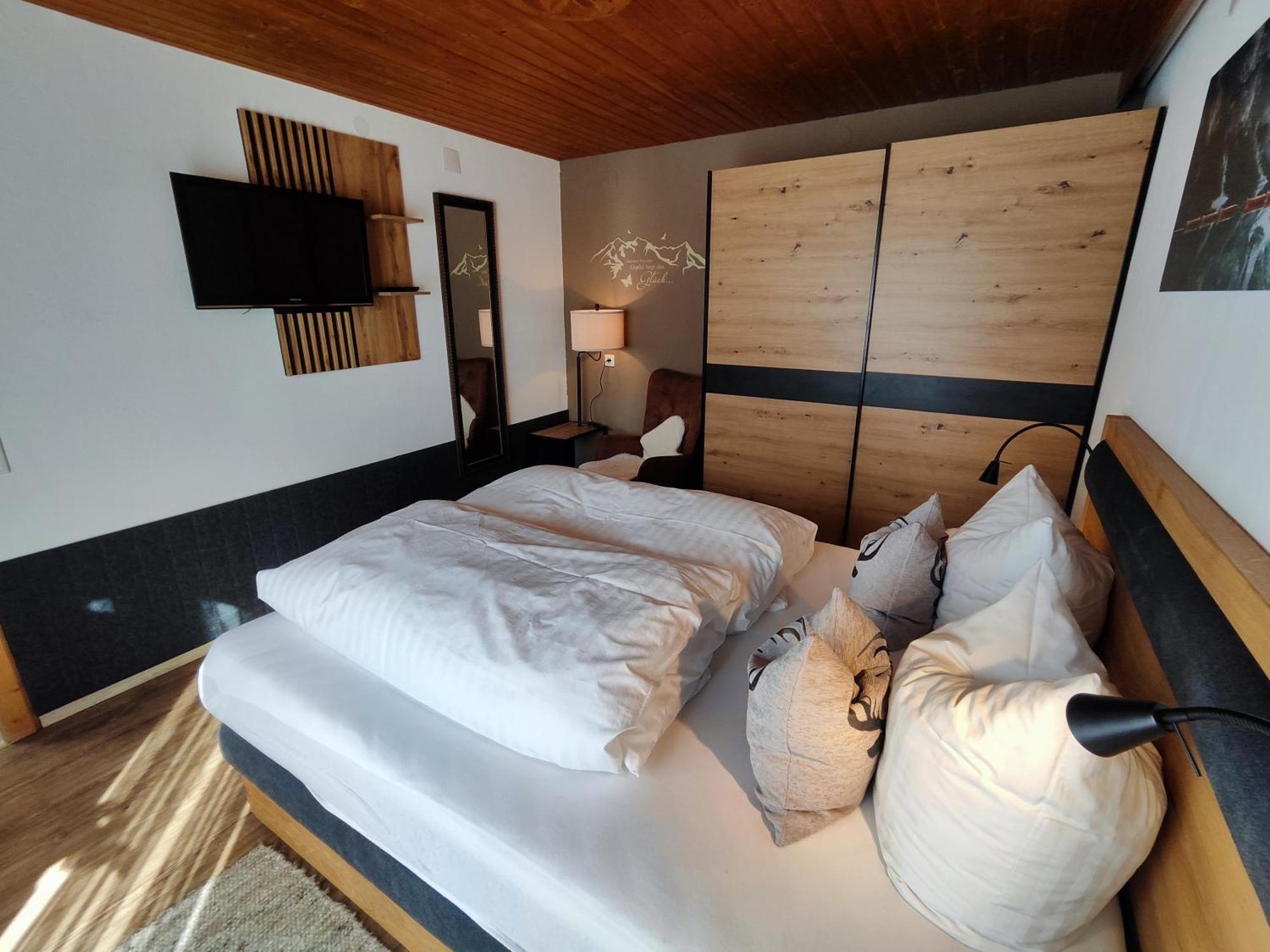 Apartmenthaus Bader ロイタシュ エクステリア 写真