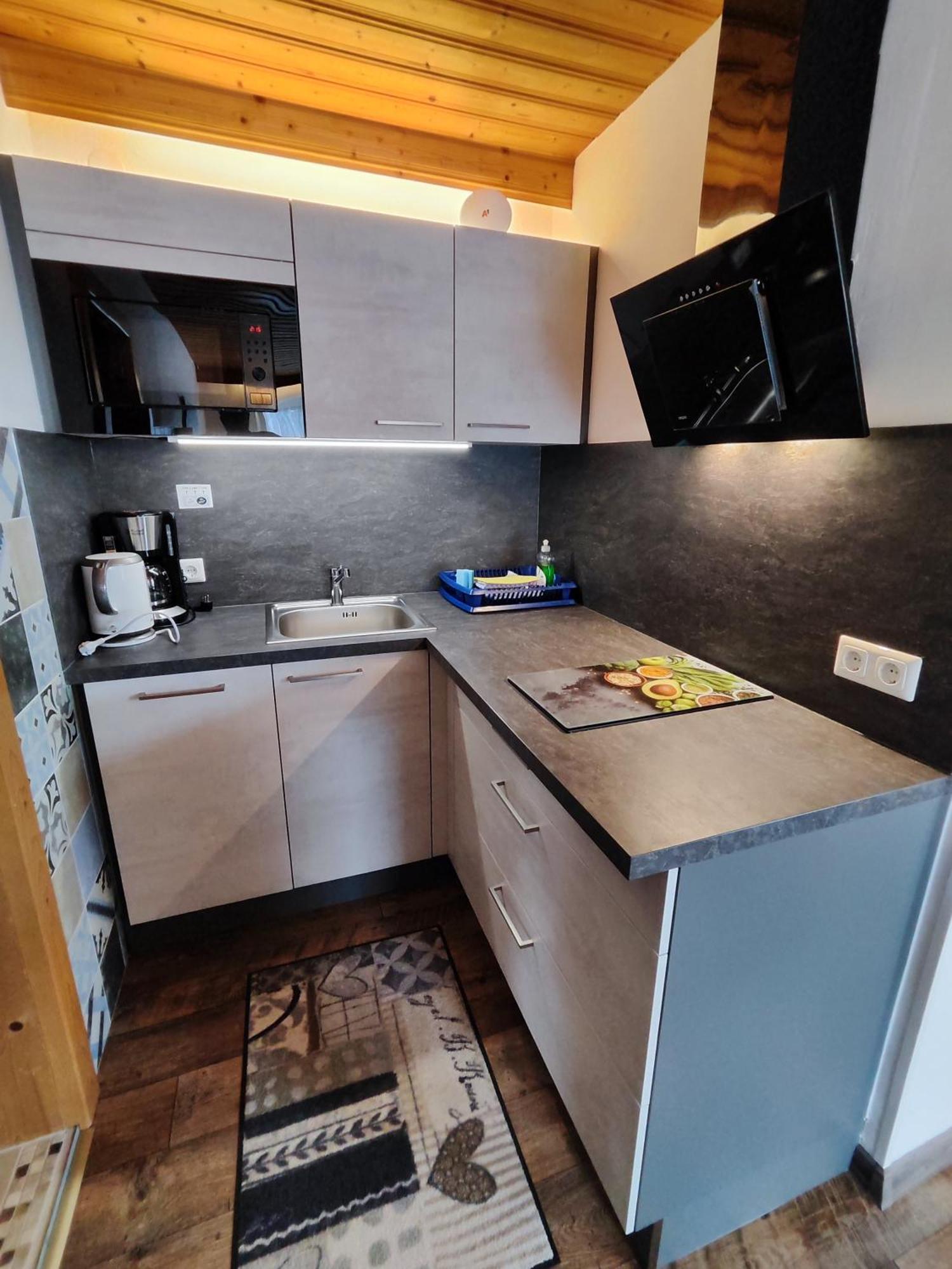 Apartmenthaus Bader ロイタシュ エクステリア 写真