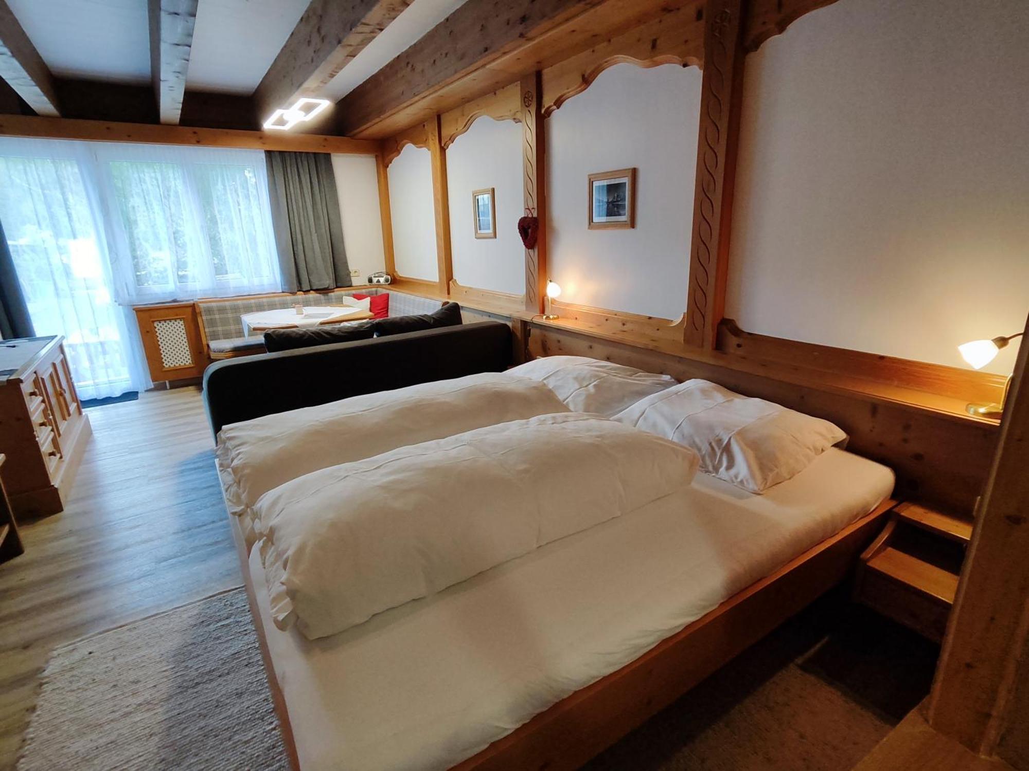 Apartmenthaus Bader ロイタシュ エクステリア 写真