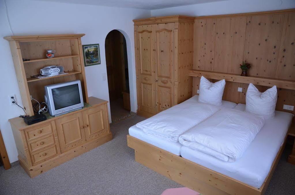 Apartmenthaus Bader ロイタシュ エクステリア 写真