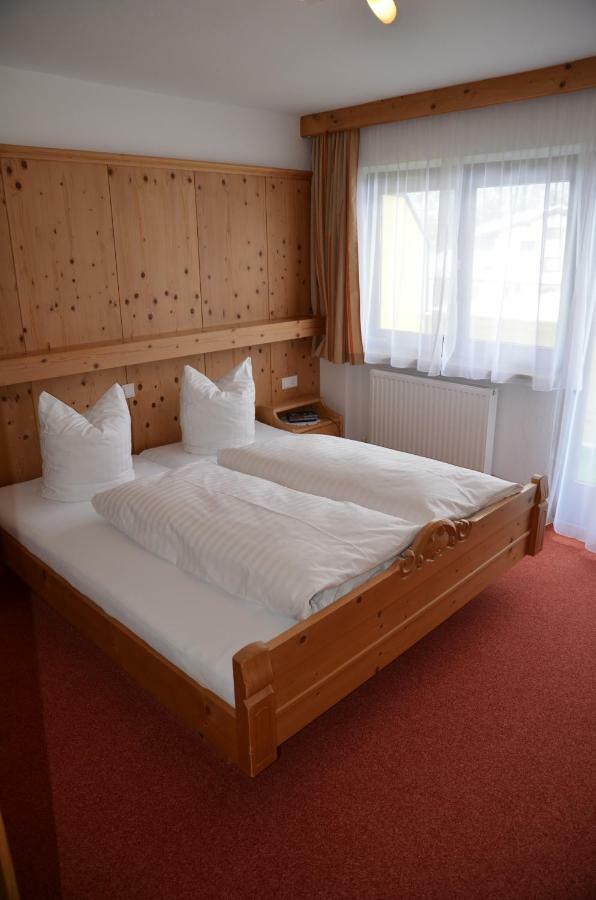 Apartmenthaus Bader ロイタシュ エクステリア 写真