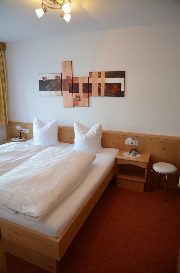 Apartmenthaus Bader ロイタシュ エクステリア 写真
